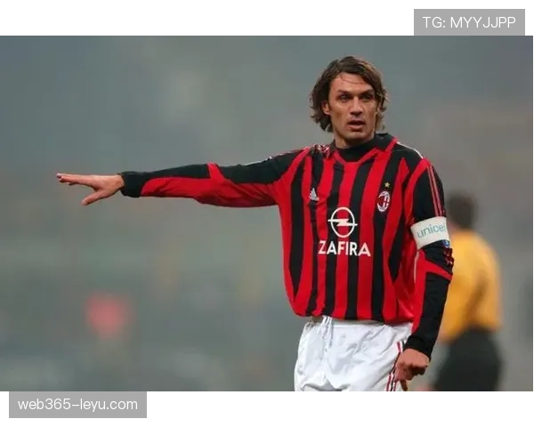 马尔蒂尼防守艺术解析：传奇后卫稳健表现与技术深度剖析