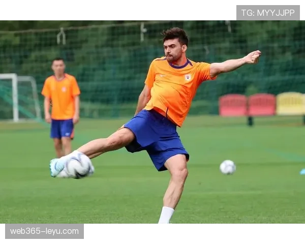 特拉布宗体育核心球员伤愈复出，助球队强势冲击联赛冠军