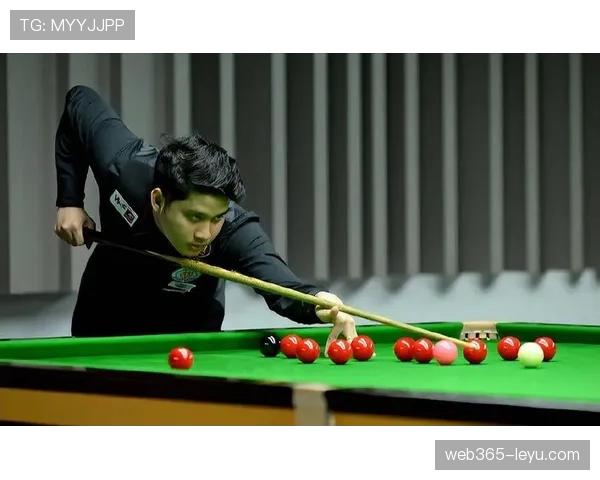 新星闪耀赛场：青年球员持续突破，展现未来巨星成长潜力