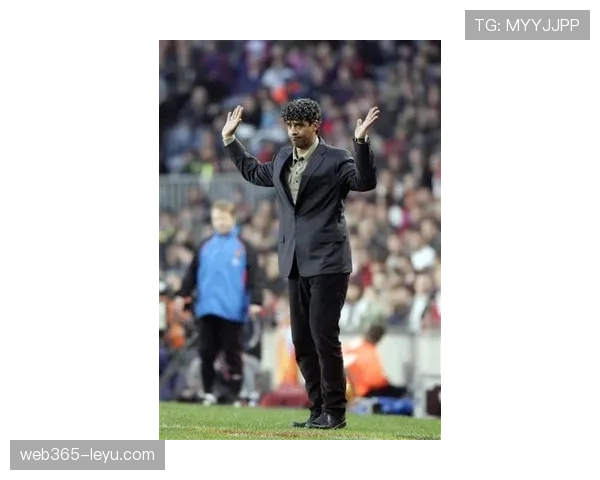 弗兰克·里杰卡尔德重返足坛，全力提升球队实力迎战新赛季