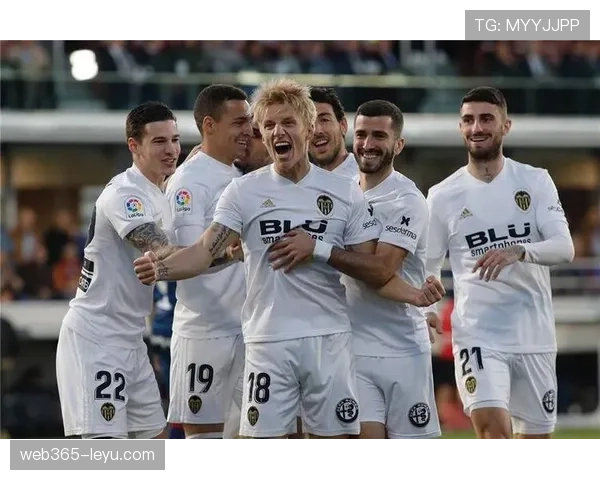 瓦伦西亚管理层决策争议持续发酵，对球队赛季稳定性带来影响