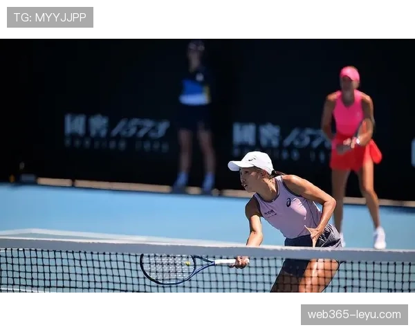 张帅机场穿得像去开跑车发布会，谁能想到球场上是拼命三郎？